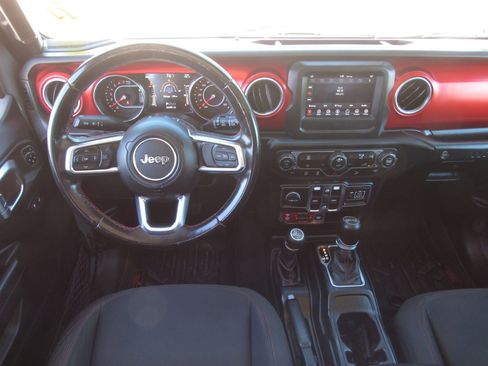Used 2020 Jeep Wrangler Unlimited Rubicon AWD/4WD image 16