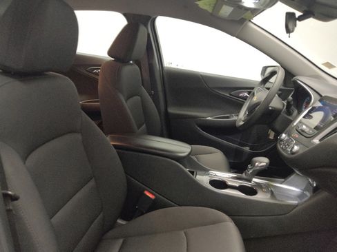 Used 2024 Chevrolet Malibu LT image 21