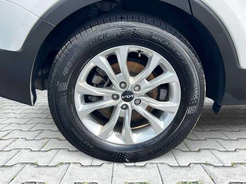 Used 2022 Kia Telluride LX AWD/4WD image 8