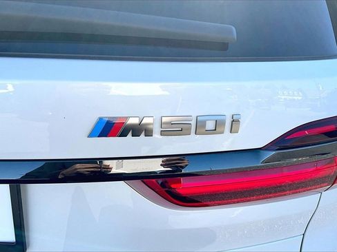 Used 2021 BMW X7 M50i image 24