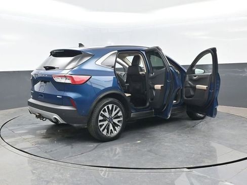 Certified 2020 Ford Escape Titanium AWD/4WD image 30