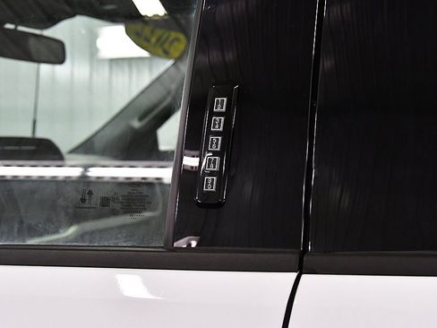 Used 2022 Ford F150 XLT w/ Equipment Group 302A High image 17