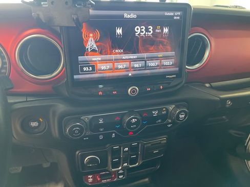 Used 2021 Jeep Wrangler Unlimited Rubicon AWD/4WD image 11