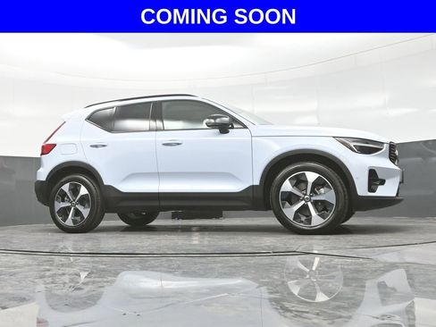 Used 2026 Volvo XC40 B5 Plus AWD/4WD image 29