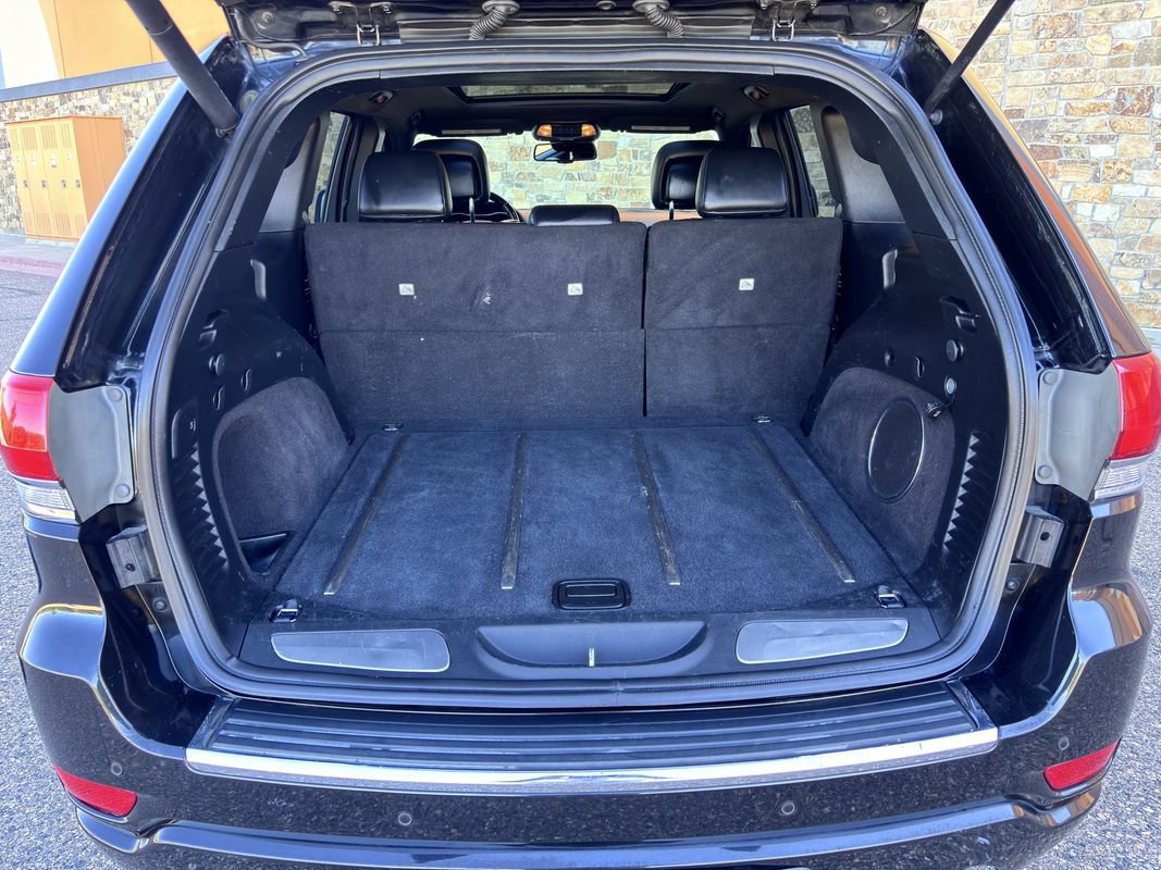 Used 2015 Jeep Grand Cherokee Overland w/ Advanced Technology Group AWD/4WD image 39