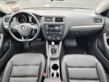 Used 2018 Volkswagen Jetta SE image 2