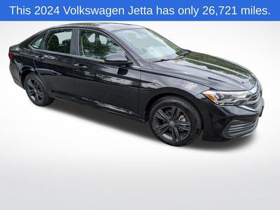 Used 2024 Volkswagen Jetta SE w/ Panoramic Sunroof Package