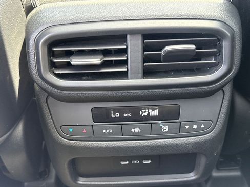 Certified 2024 Honda Pilot Touring image 20