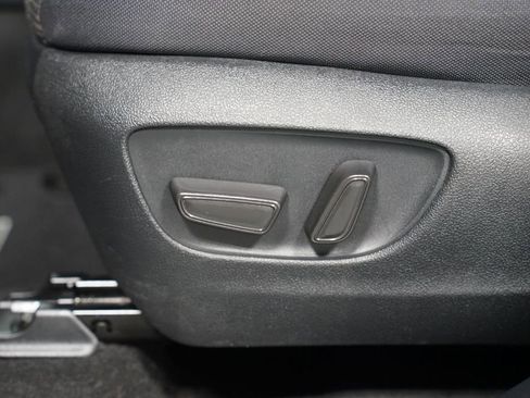 Used 2023 Toyota Highlander LE image 34