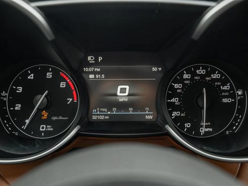 Used 2020 Alfa Romeo Giulia AWD w/ Cold Weather Package image 18