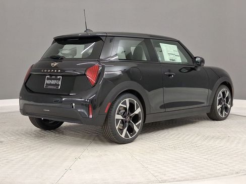 New 2026 MINI Cooper 2-Door Hardtop FWD image 7