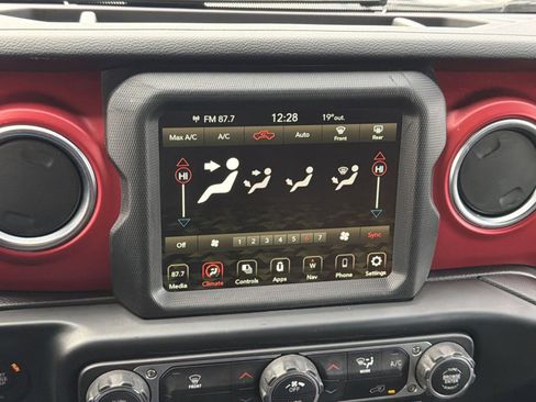 Used 2022 Jeep Gladiator Rubicon w/ LED Lighting Group image 21