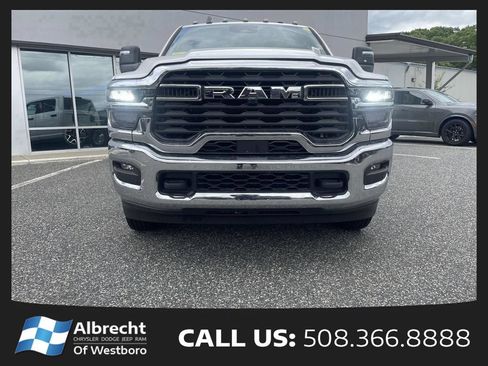 New 2026 RAM 3500 Big Horn AWD/4WD image 9