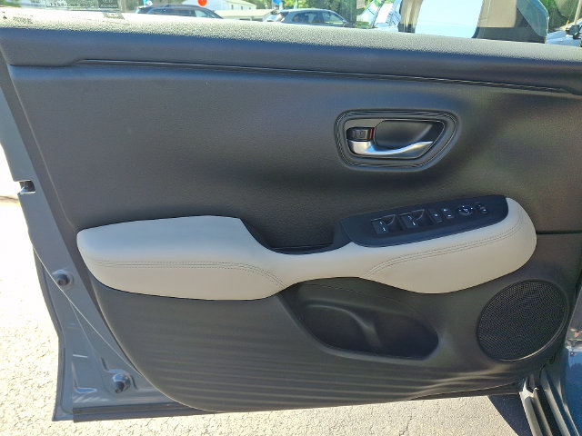 Used 2025 Honda HR-V LX image 13