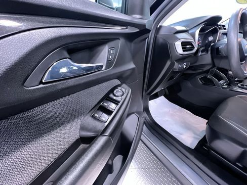 Used 2021 Chevrolet TrailBlazer LS FWD image 12