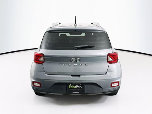 Used 2023 Hyundai Venue SEL w/ Cargo Package image 7