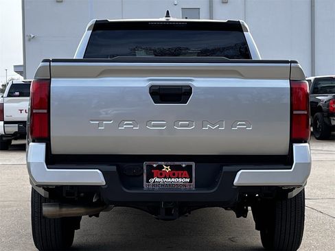Used 2025 Toyota Tacoma SR5 image 5