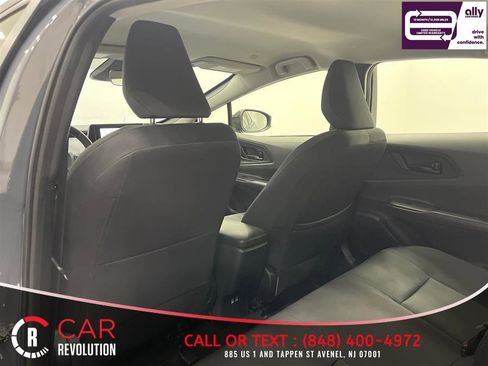 Used 2023 Toyota Prius LE FWD image 37