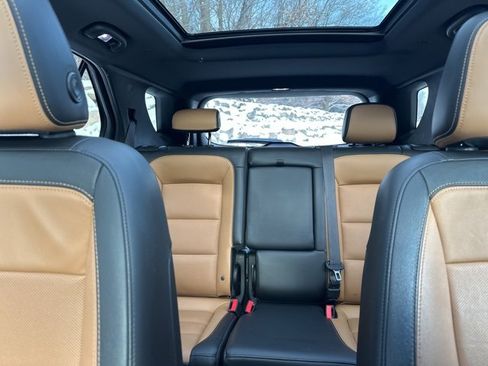 Used 2020 Chevrolet Equinox Premier image 33