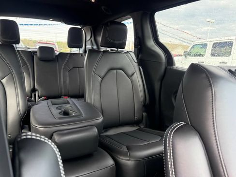New 2026 Chrysler Pacifica Select FWD image 64