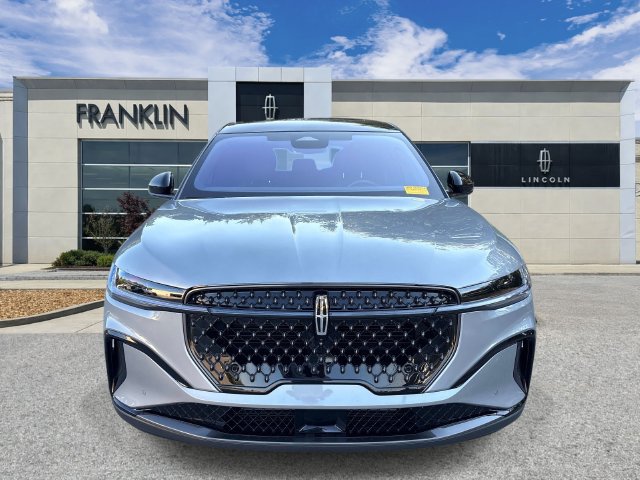 Used 2025 Lincoln Nautilus Premier w/ Equipment Group 102A AWD/4WD image 2