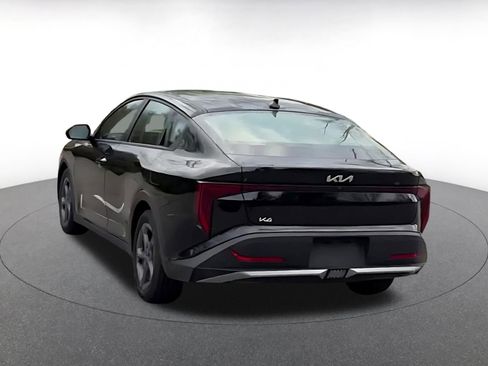 Used 2025 Kia K4 LXS image 11