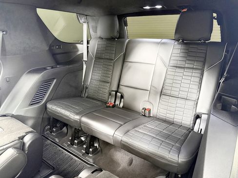 Used 2022 Cadillac Escalade Sport Platinum w/ Heavy-Duty Trailer Package AWD/4WD image 51