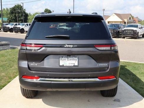 New 2025 Jeep Grand Cherokee Limited w/ Luxury Tech Group II image 33