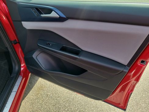 Certified 2023 Volkswagen Taos SE w/ Panoramic Sunroof Package image 35