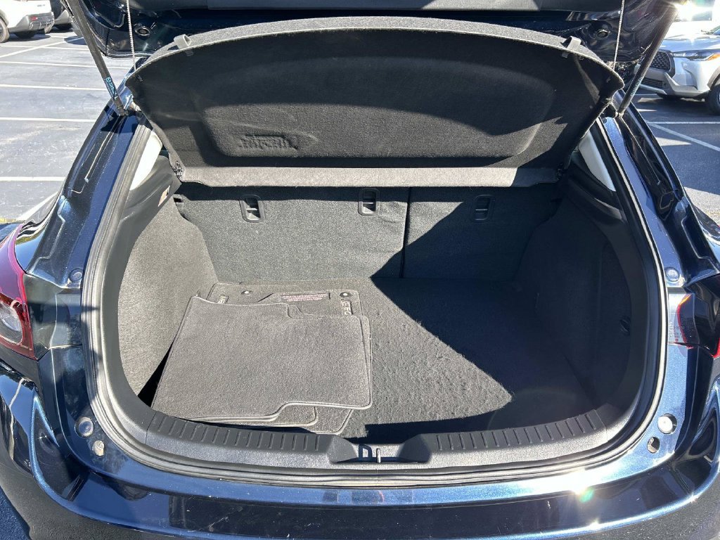Used 2016 MAZDA MAZDA3 i Grand Touring FWD image 11
