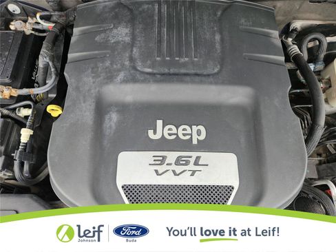 Used 2013 Jeep Wrangler Unlimited Sahara w/ Connectivity Group AWD/4WD image 32