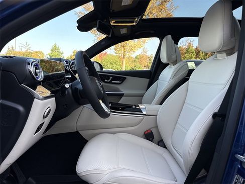 New 2026 Mercedes-Benz GLC 300 4MATIC image 11