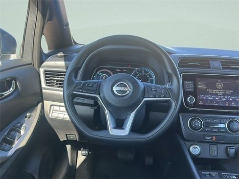Used 2024 Nissan Leaf S image 45