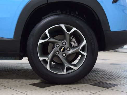 Used 2025 Chevrolet Trax LT w/ Driver Confidence Package FWD image 24