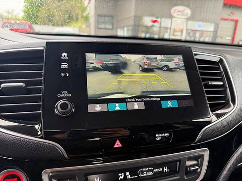 Used 2019 Honda Pilot Touring image 19