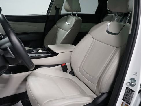 Used 2025 Hyundai Tucson Limited image 27