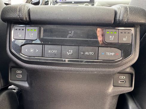 Used 2024 Toyota Grand Highlander AWD image 14