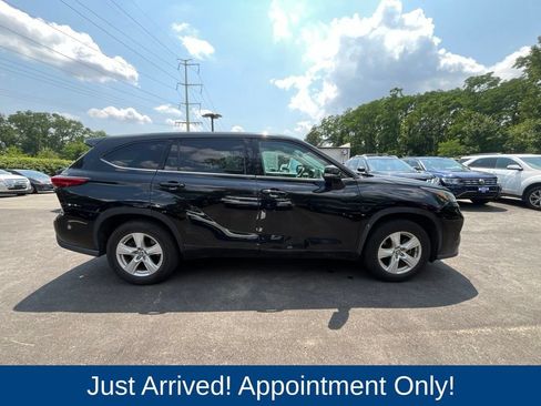 Used 2020 Toyota Highlander LE FWD image 8