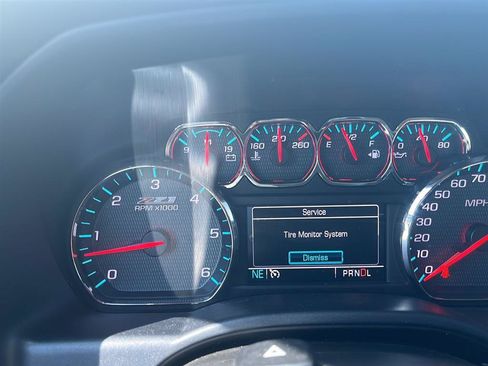 Used 2018 Chevrolet Silverado 1500 LT w/ All Star Edition AWD/4WD image 3