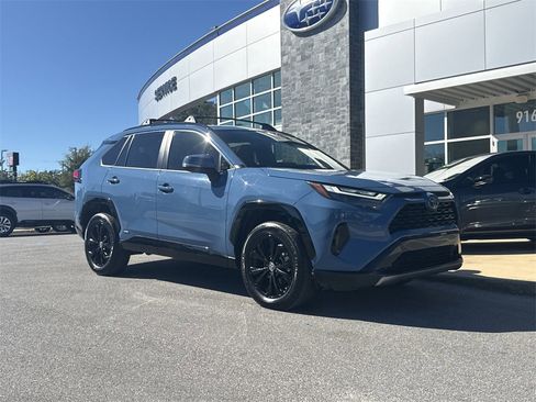 Used 2024 Toyota RAV4 SE image 10