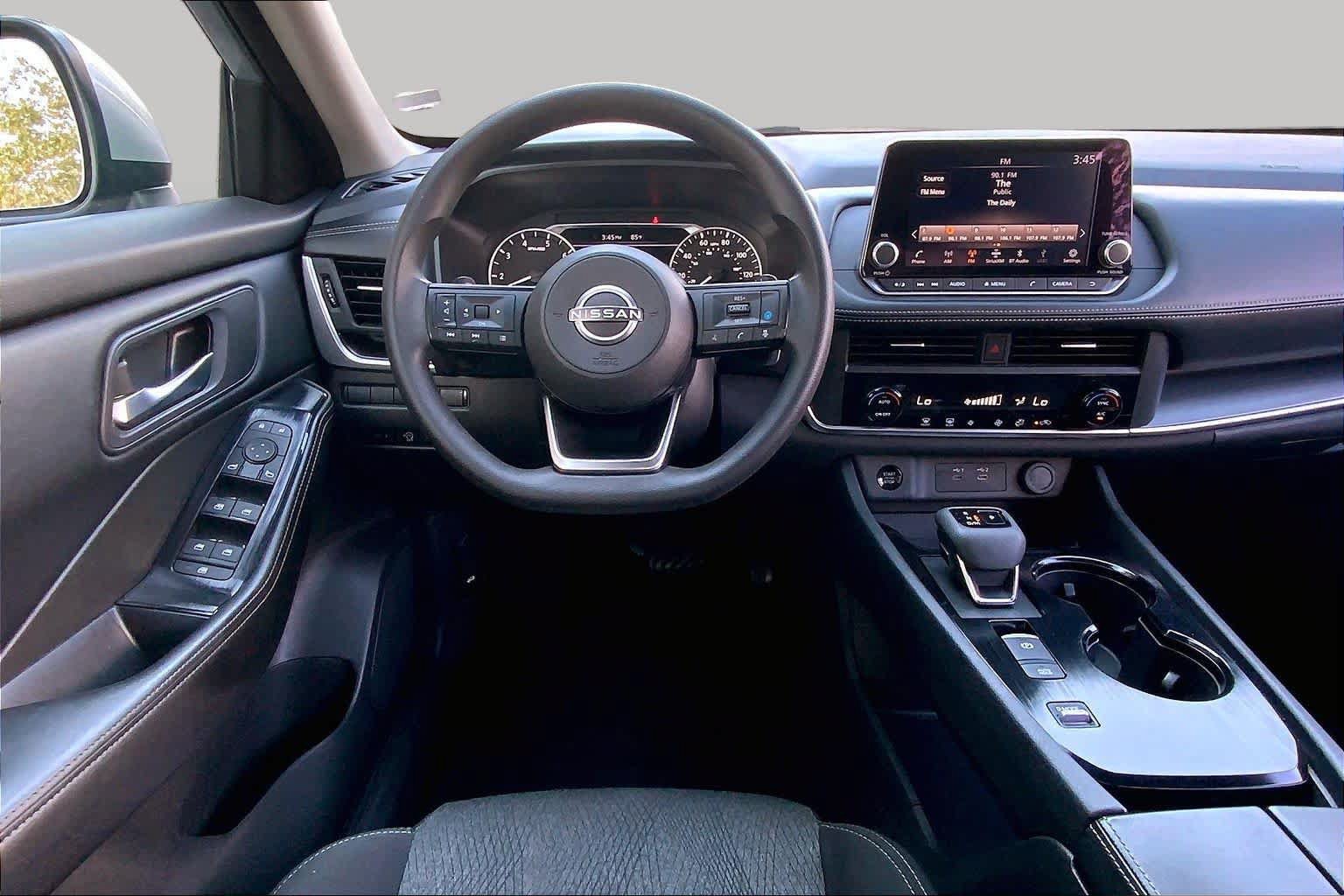 Used 2024 Nissan Rogue SV FWD image 5