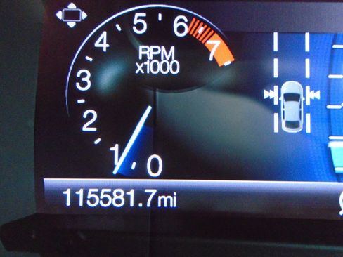 Used 2019 Ford Fusion SE FWD image 9