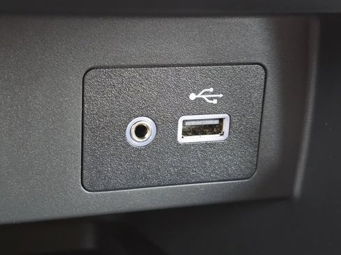 New 2025 Nissan Versa SV image 4