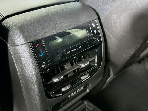 Certified 2024 Jeep Grand Cherokee L Limited w/ Luxury Tech Group II image 38