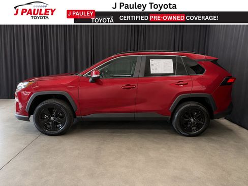 Used 2025 Toyota RAV4 XLE FWD image 2
