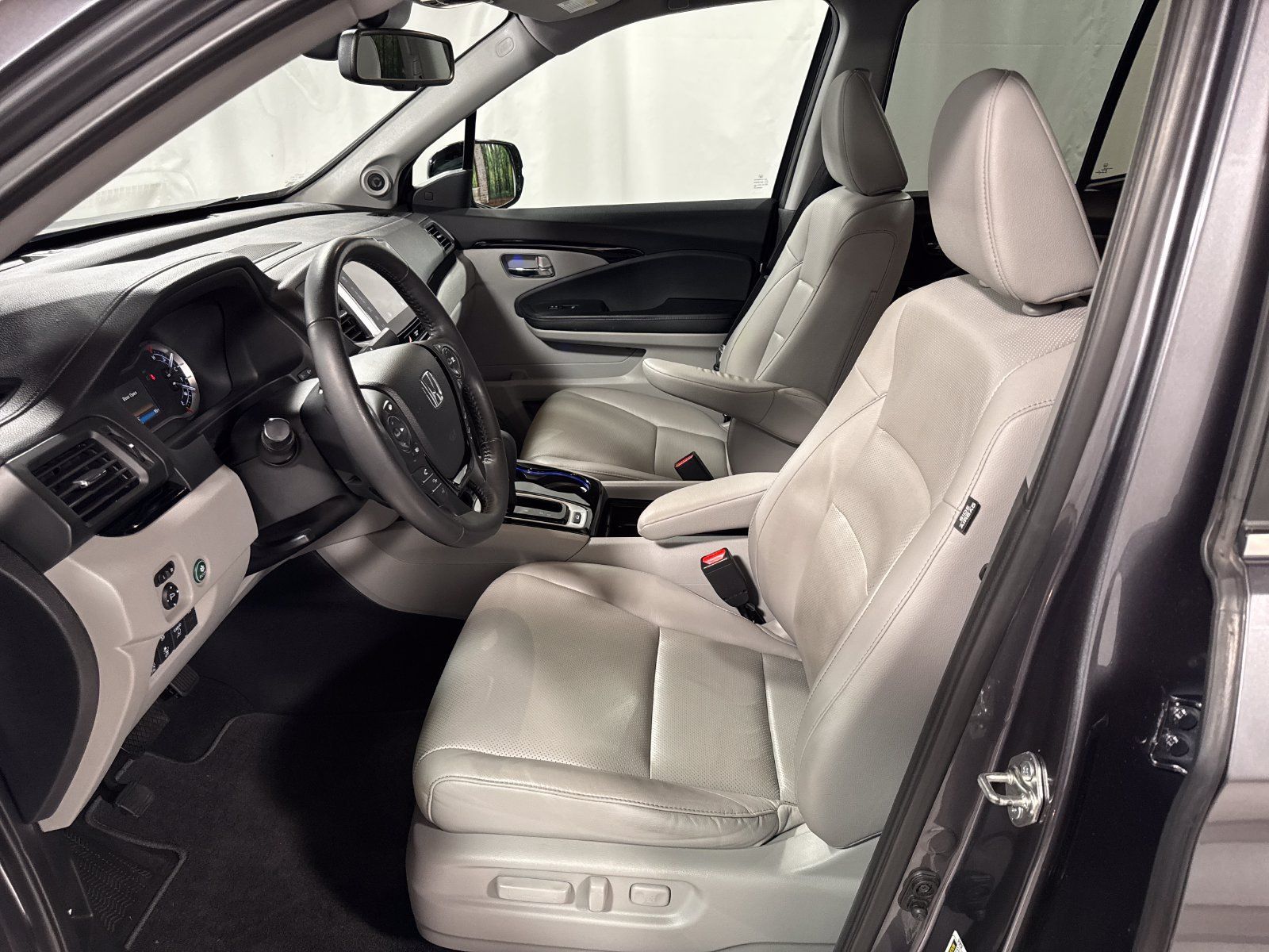 Used 2017 Honda Ridgeline RTL-E image 3