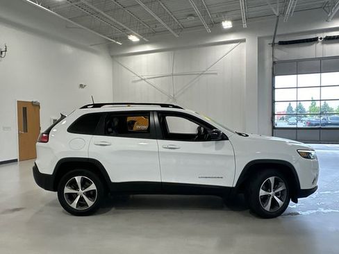 Used 2022 Jeep Cherokee Limited AWD/4WD image 5