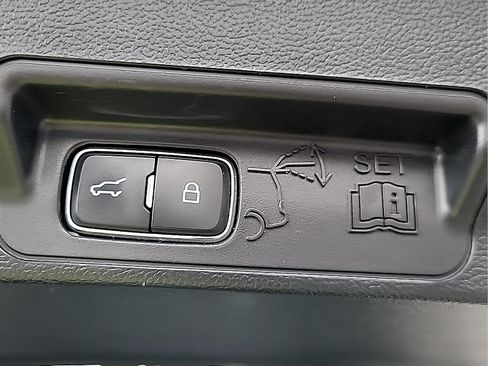 Used 2025 Ford Explorer ST-Line w/ ST-Line Street Pack AWD/4WD image 31