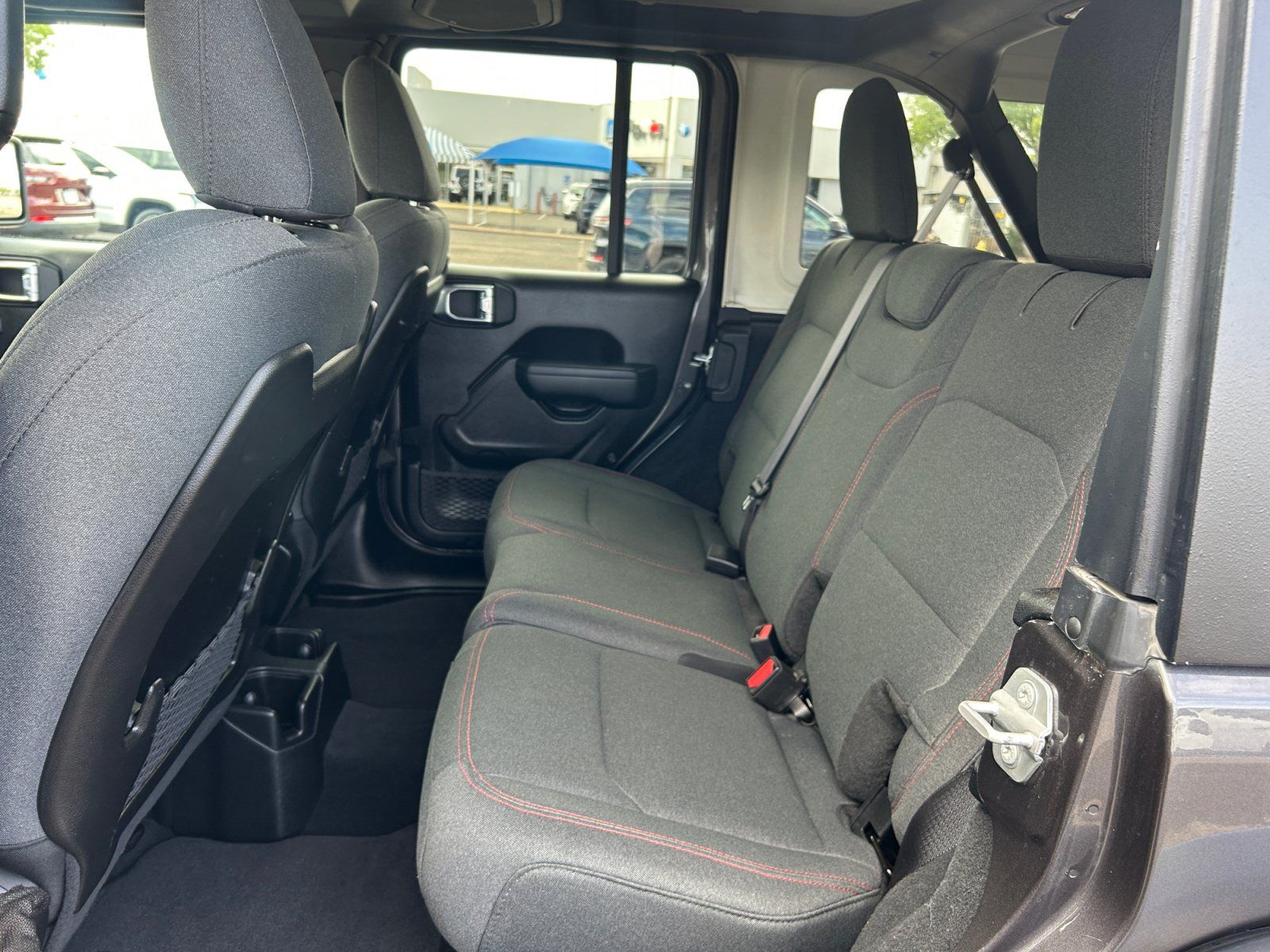 Used 2025 Jeep Wrangler Unlimited Rubicon AWD/4WD image 17