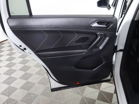 Used 2023 Volkswagen Tiguan SE FWD image 24